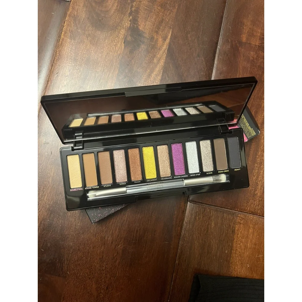 Urban Decay Naked Metal Mania Metallic Eyeshadow Palette with Double-Ended Brush